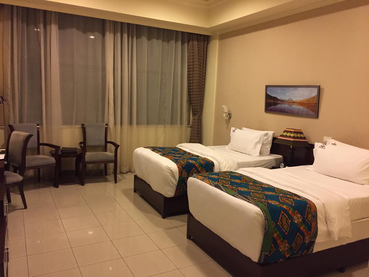 Royal Grand Hotel Monrovia Kültér fotó