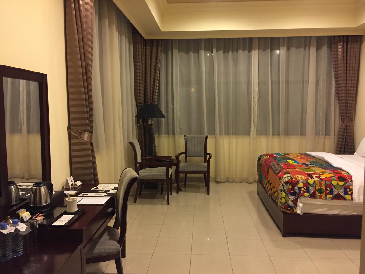 Royal Grand Hotel Monrovia Kültér fotó