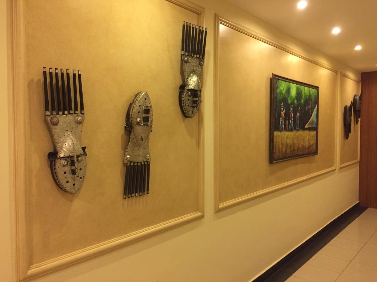 Royal Grand Hotel Monrovia Kültér fotó