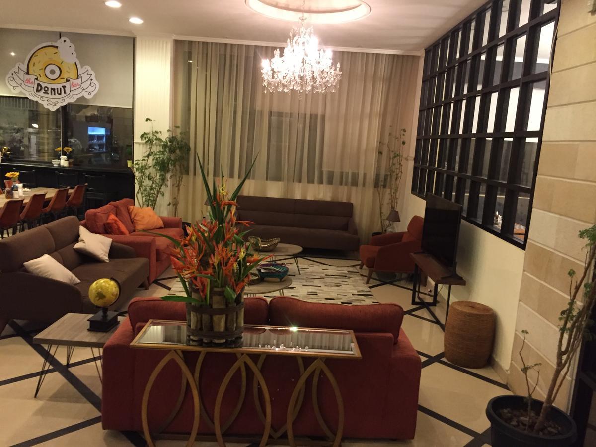 Royal Grand Hotel Monrovia Kültér fotó