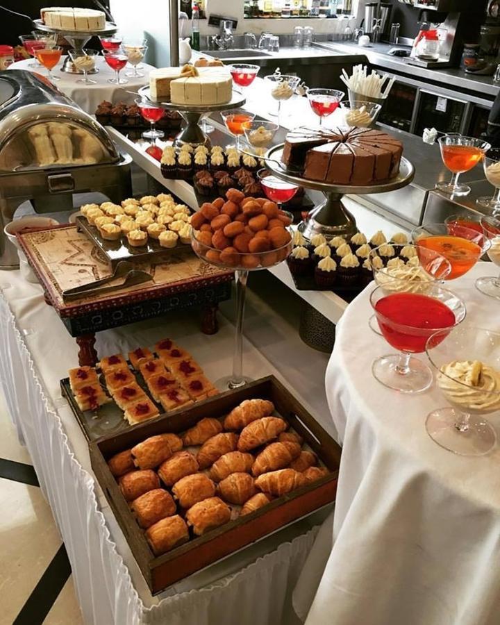 Royal Grand Hotel Monrovia Kültér fotó